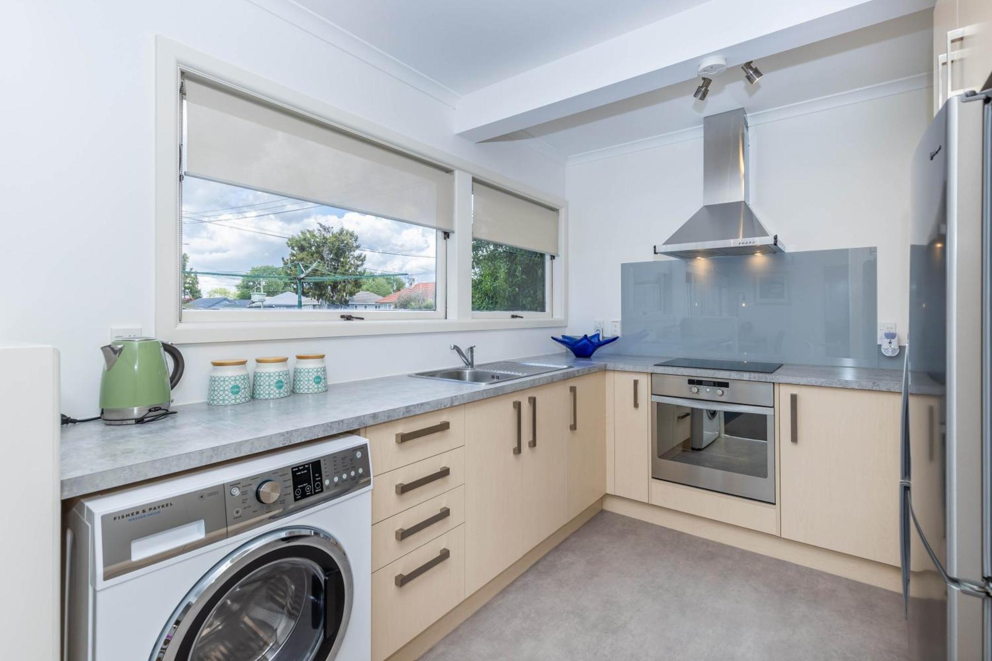 2 Bedroom Home Away From Home Near Cbd & Private Parking ハミルトン エクステリア 写真